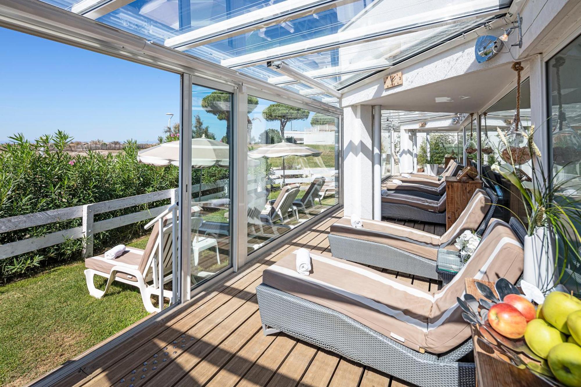 Thalazur Port-Camargue - Hotel & Spa Ле-Гро-дю-Руа Экстерьер фото